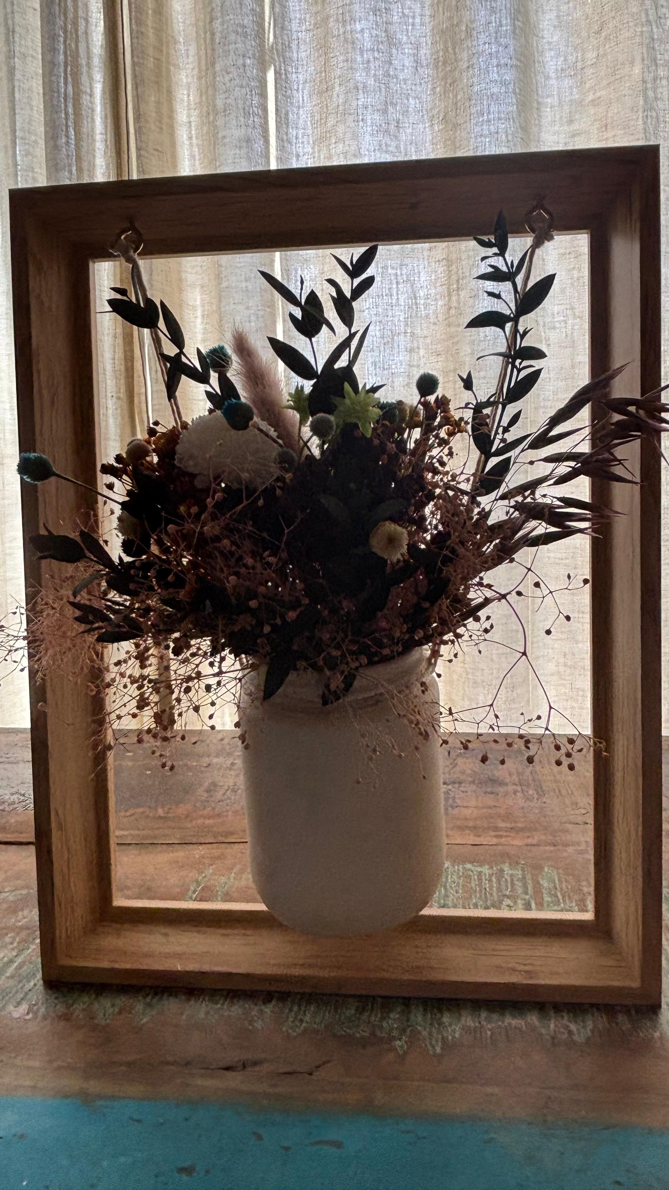 Centro colgante en marco de madera