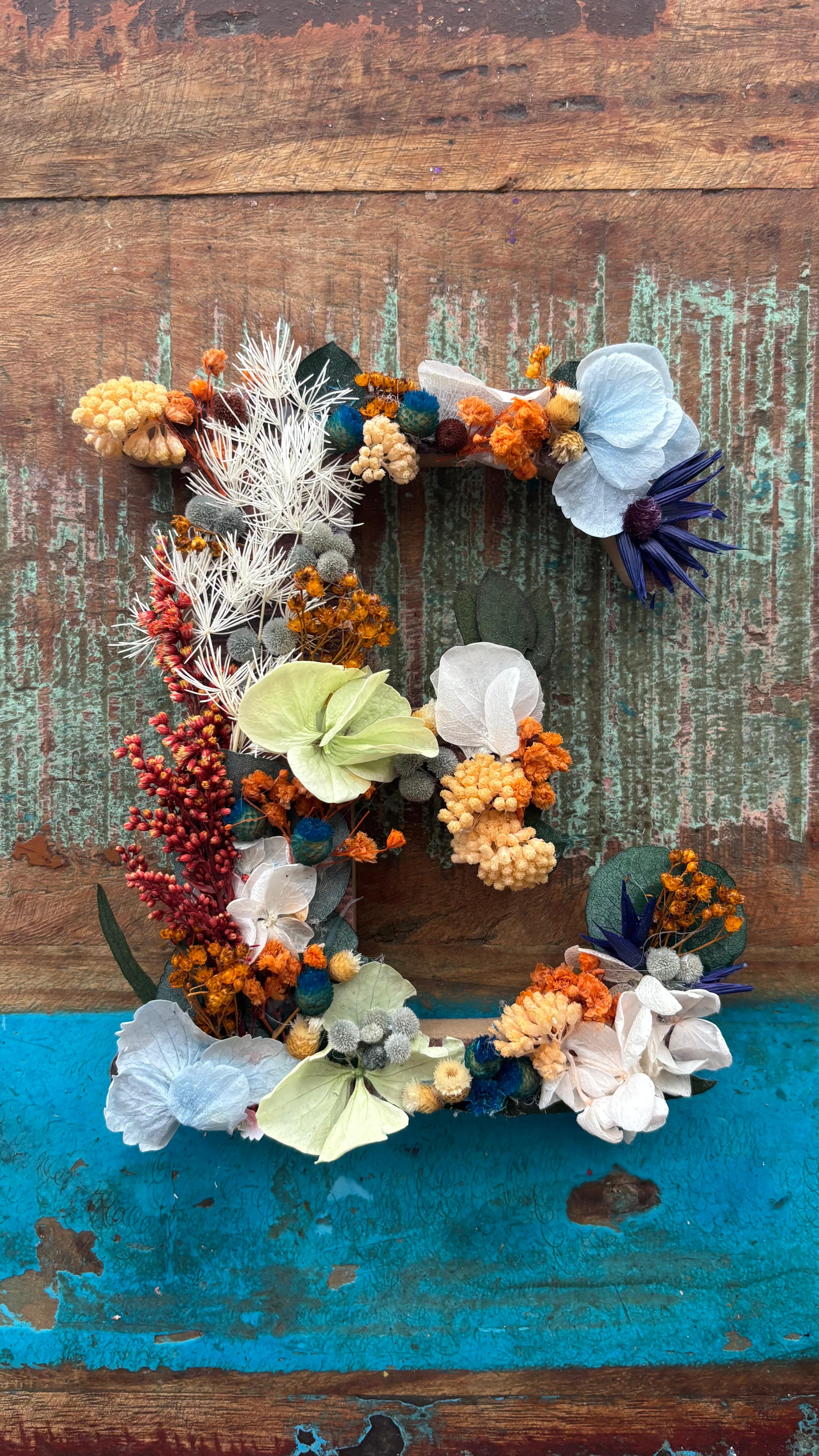 Inicial floral completa