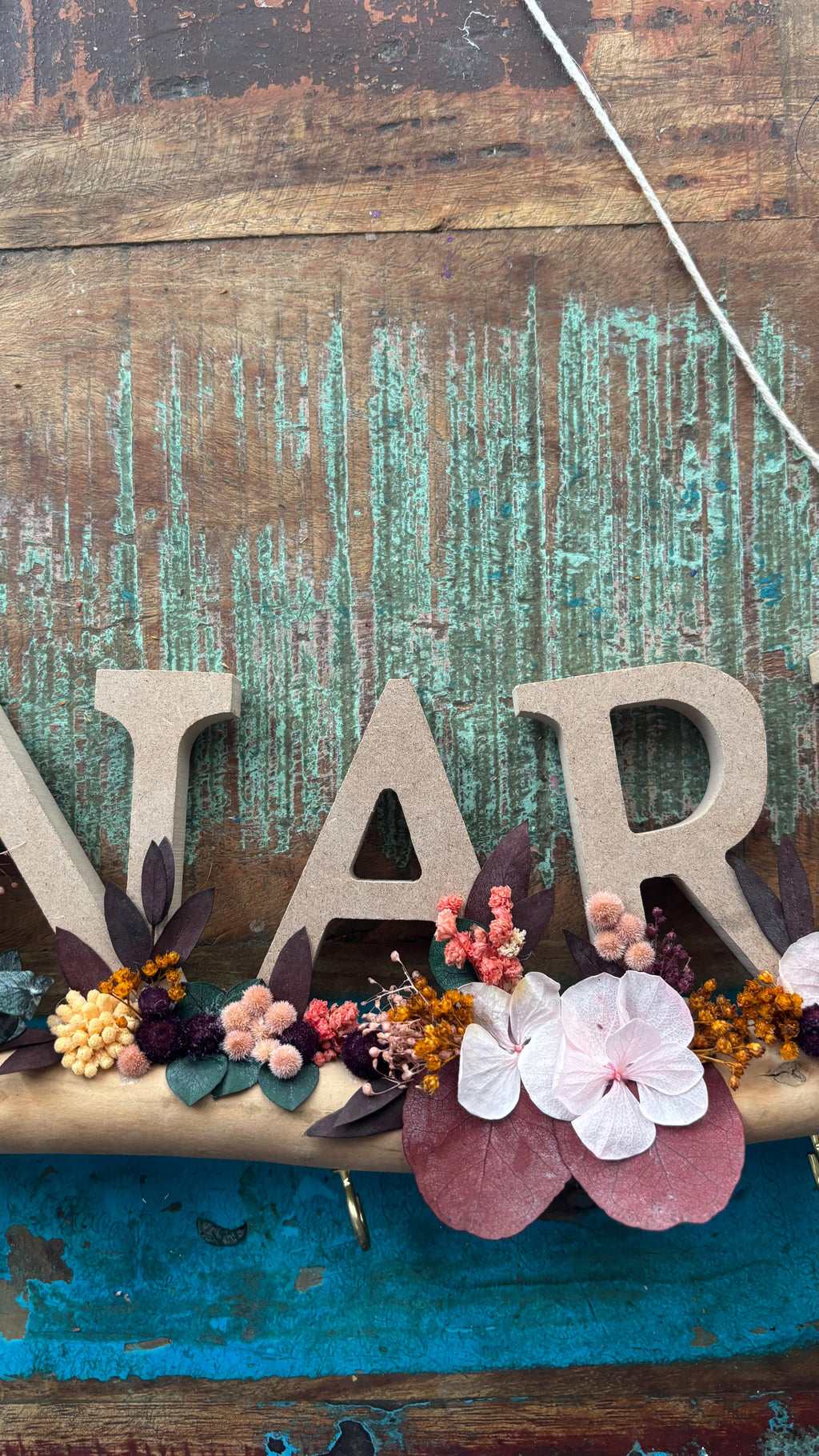 Colgante con nombre en madera