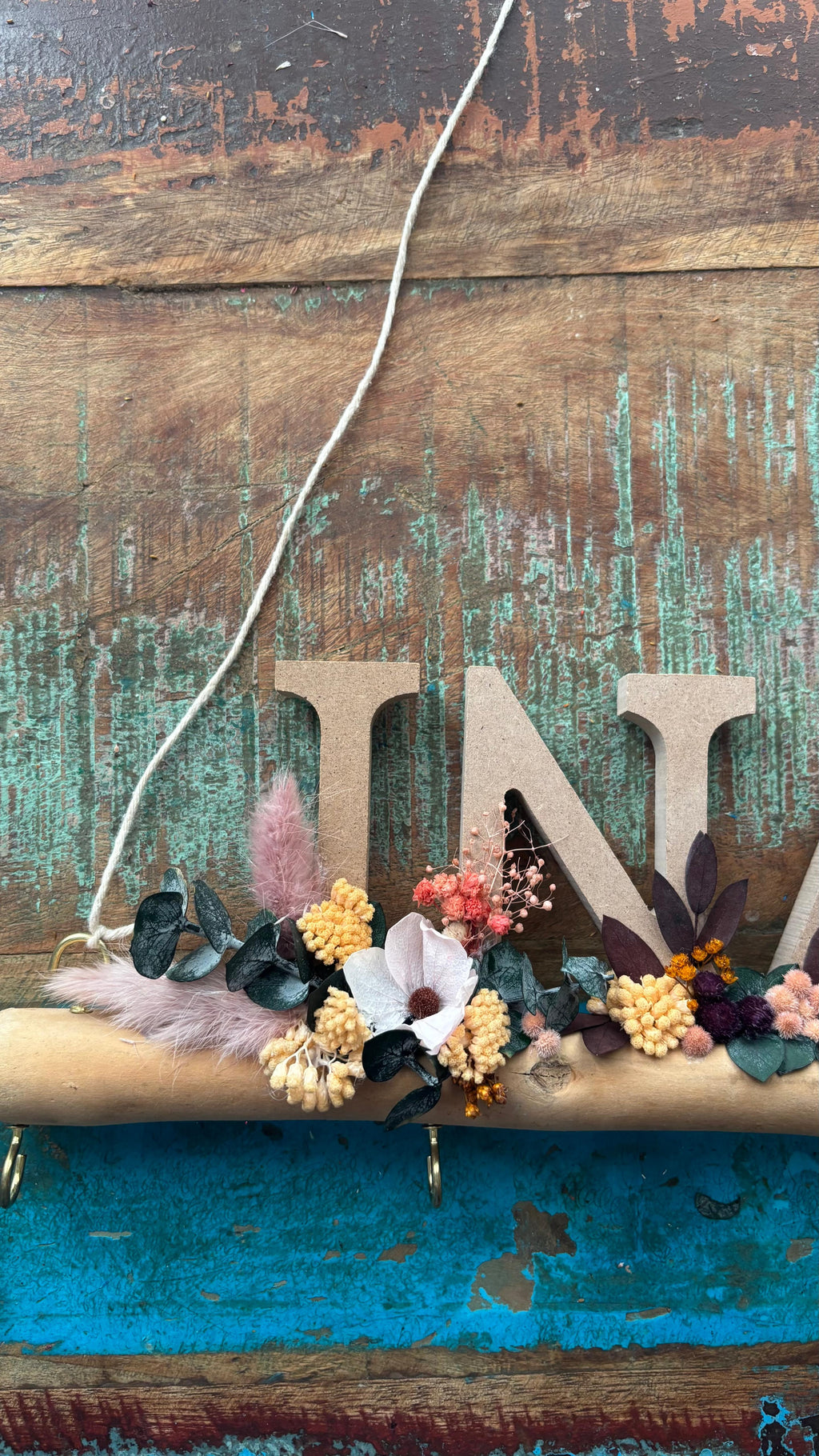 Colgante con nombre en madera